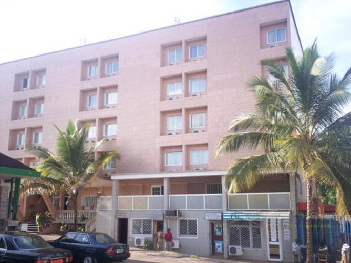 Hotel Meumi Palace Yaoundé Exterior foto