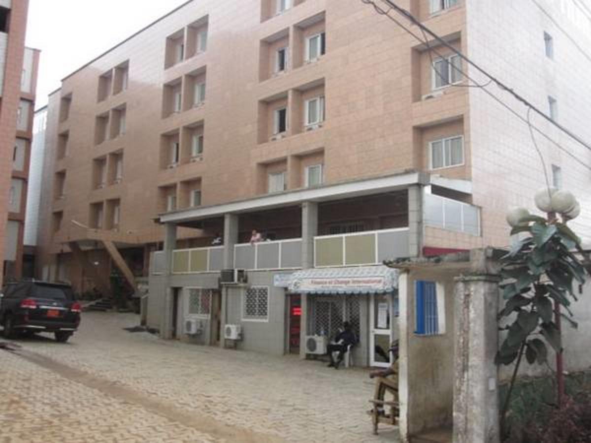 Hotel Meumi Palace Yaoundé Exterior foto