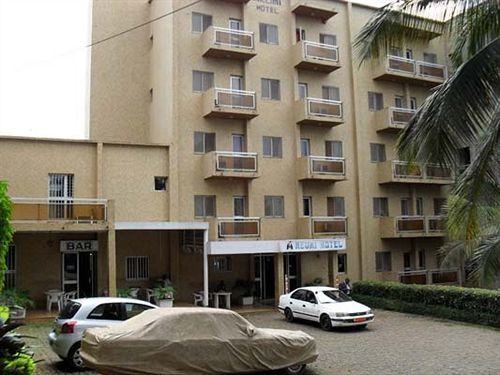 Hotel Meumi Palace Yaoundé Exterior foto